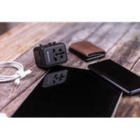 Verbatim (49543) UTA-01 Universal Travel Adapter with 2 x USB-A Ports - Image 5