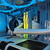 Kingston 32GB White RGB DDR5